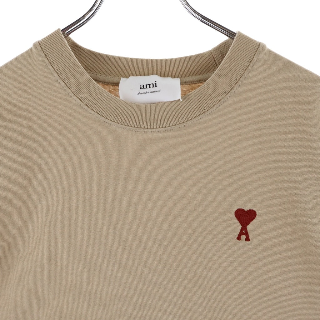 ami paris(アミパリス) Ami DE COEUR フロント刺繍 クルーネック半袖Tシャツカットソー ブラウン UTS005.726 レディース
