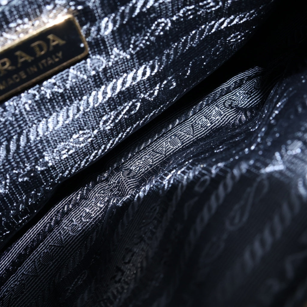 PRADA(プラダ) Re-Edition 2005 Re-Nylon トライアングルプレート リナイロン ハンドバッグ ブラック 1N204X レディース