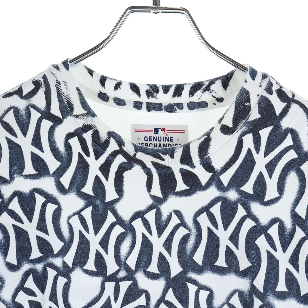 SUPREME(シュプリーム) 21AW ×New York Yankees Airbrush ×ニューヨークヤンキース 総柄ロゴプリント クルーネック半袖Tシャツカットソー ホワイト/ネイビー