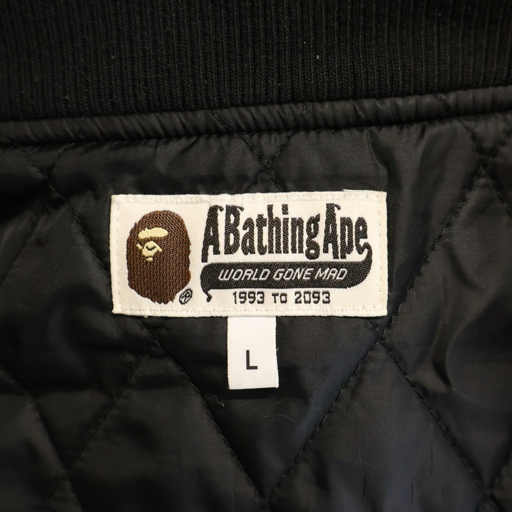 A BATHING APE(アベイシングエイプ) RELAXED FIT NYLON VARSITY JACKET バックロゴ刺繍 リラックスフィット ナイロンバーシティジャケット ブラック 1I80141002-BLK-00M