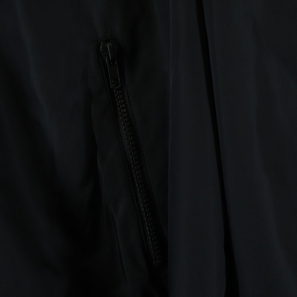 VALENTINO(ヴァレンティノ) VLTN ロゴプリント ナイロンコート ブラック QBCCK00S4AL