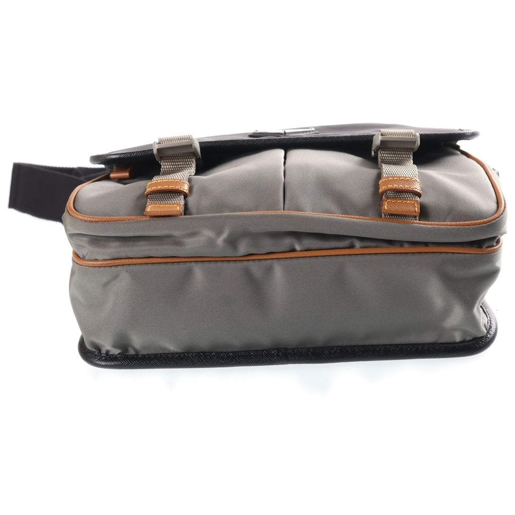 PRADA(プラダ) Re-Nylon サフィアーノレザー切り替えナイロンショルダーバッグ ブラック/グレー 2VD769
