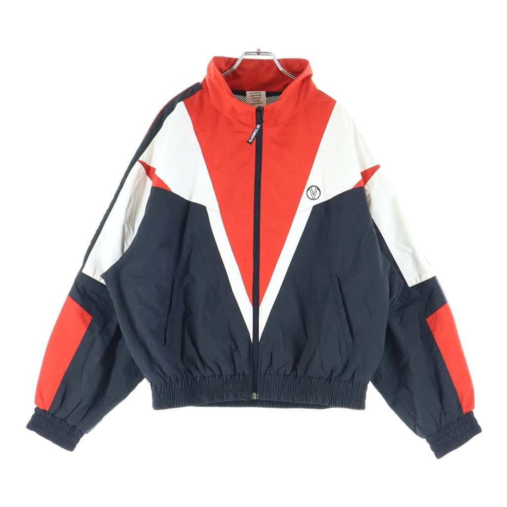 VETEMENTS(ヴェトモン) 20SS marijuna Docking Track ナイロンジャケット ブラック/レッド MSS20JA242