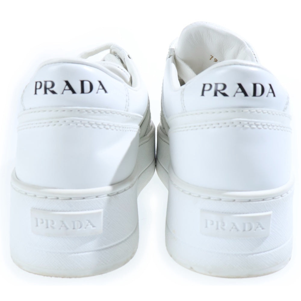 PRADA(プラダ) トライアングルロゴ ローカットスニーカー ホワイト レディース