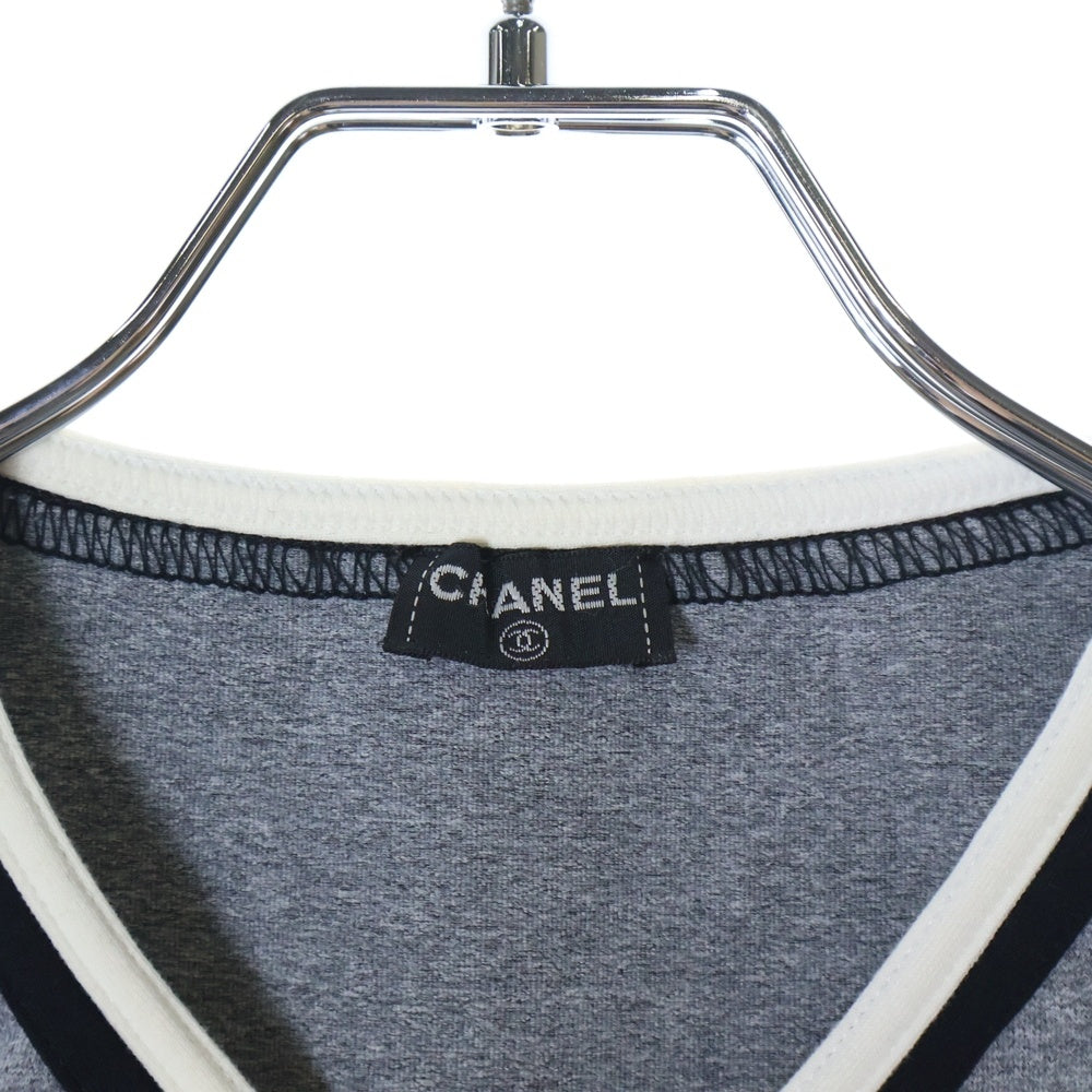 CHANEL(シャネル) ココマーク ショート丈 Vネック半袖Tシャツ グレー レディース P10692V06479