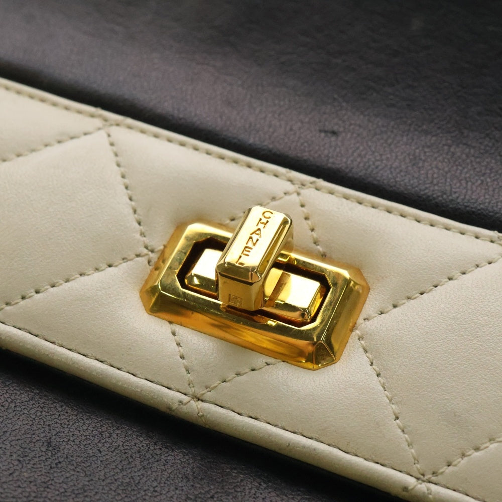 CHANEL(シャネル) マトラッセ2.55 シングルフラップ ダブルチェーン ショルダーバッグ ネイビー ホワイト ラムスキン ゴールド金具