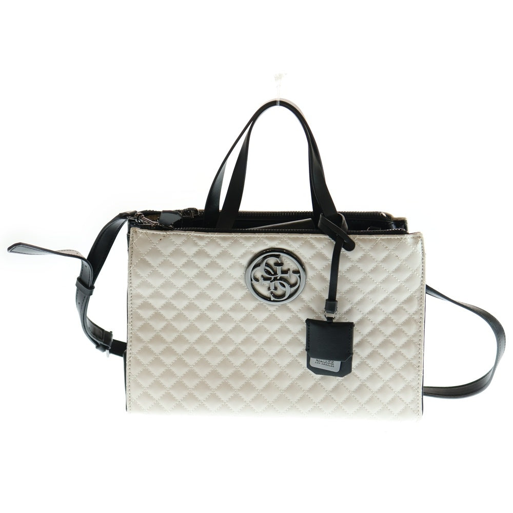 GUESS(ゲス) 2WAYバッグ キルティング ハンドバッグ トートバッグ ショルダーバッグ ホワイト×ブラック ブラック金具 レザー
