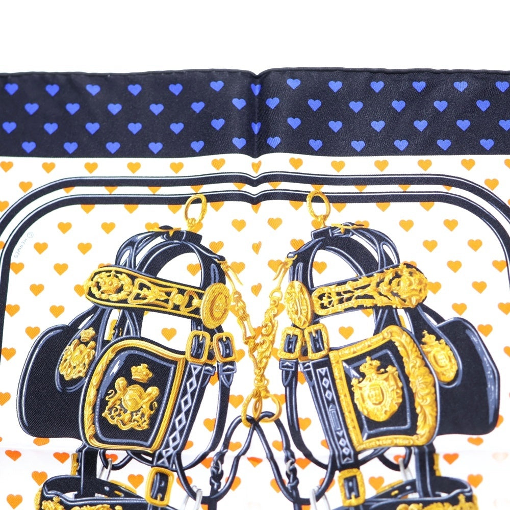 HERMES(エルメス) カレ45 シルクスカーフ ブリッド・ドゥ・ガラ・ ラブ ブラック×ホワイト×オレンジ×ブルー