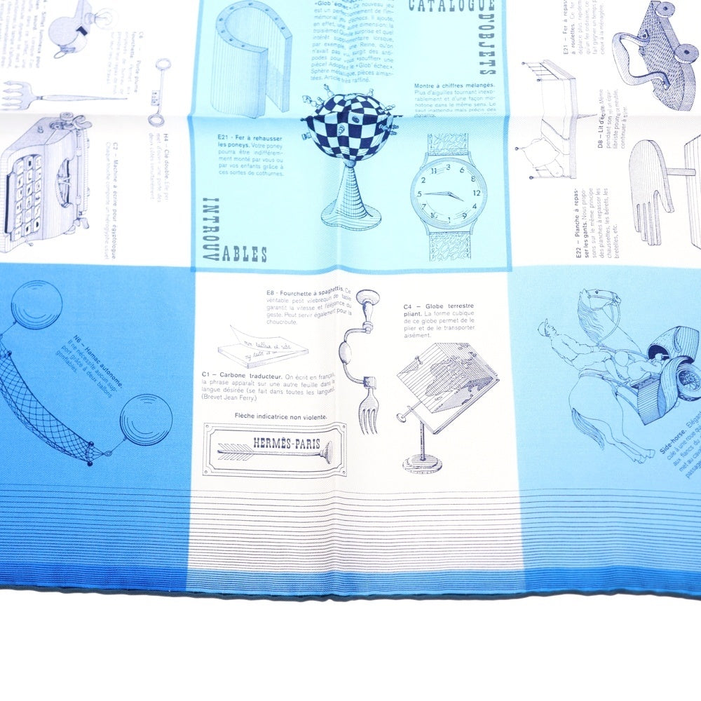 HERMES(エルメス) カレ45 LES OBJETS INTROUVABLES おかしな道具たち シルクスカーフ ライトブルー×ホワイト