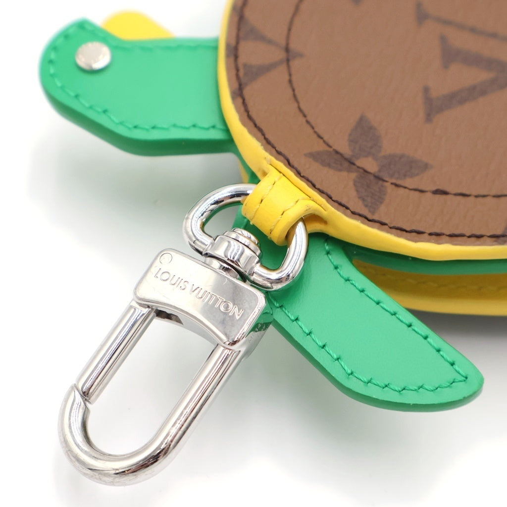 LOUIS VUITTON(ルイヴィトン) モノグラム タートル バッグチャーム ポーチ ケース ブラウン×グリーン PVC M01471 シルバー金具 レディース