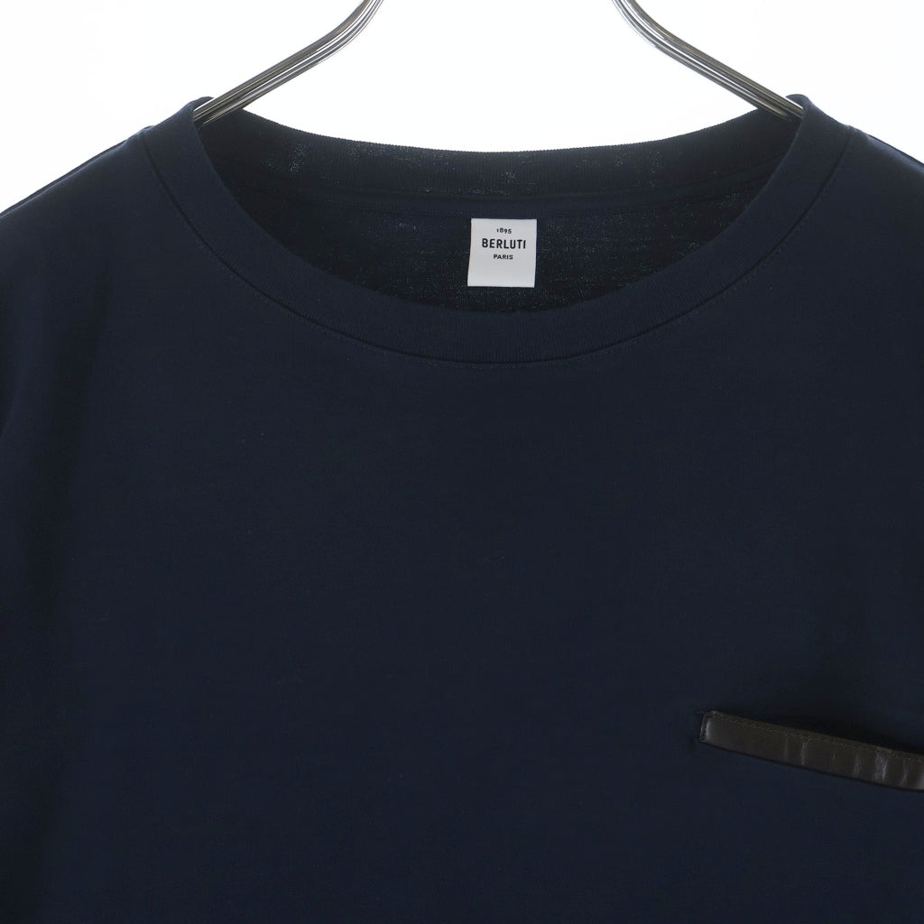 Berluti(ベルルッティ) 胸ポケットレザー切替 クルーネック 半袖Tシャツ ネイビー R28JRS155JAEK