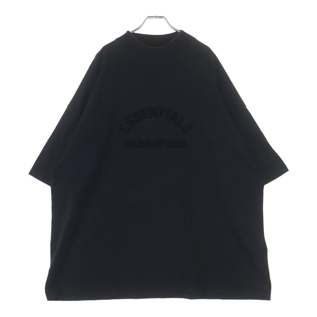 FEAR OF GOD ESSENTIALS(フィアオブゴッド エッセンシャルズ) ブランドロゴ モックネック 半袖Tシャツ カットソー ブラック