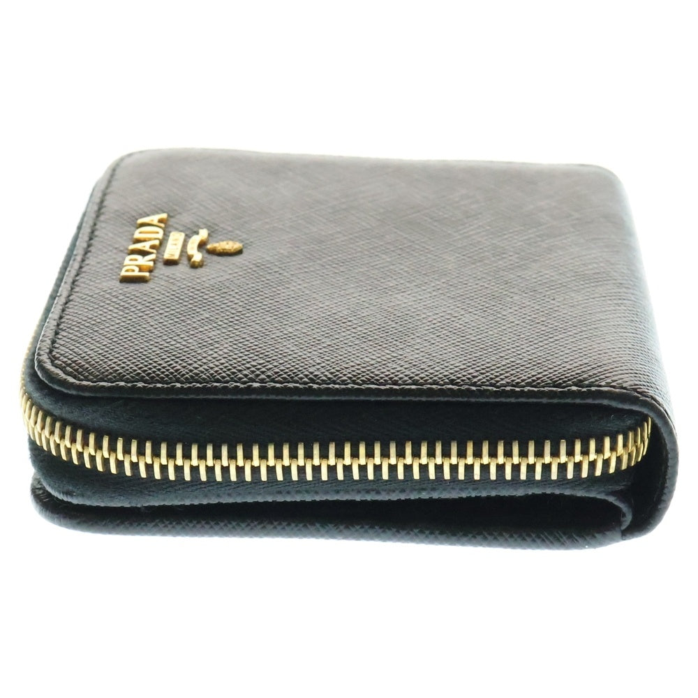 PRADA(プラダ) ロゴ 二つ折り財布 コンパクトウォレット コインケース ブラック ゴールド金具 サフィアーノレザー 1ML018