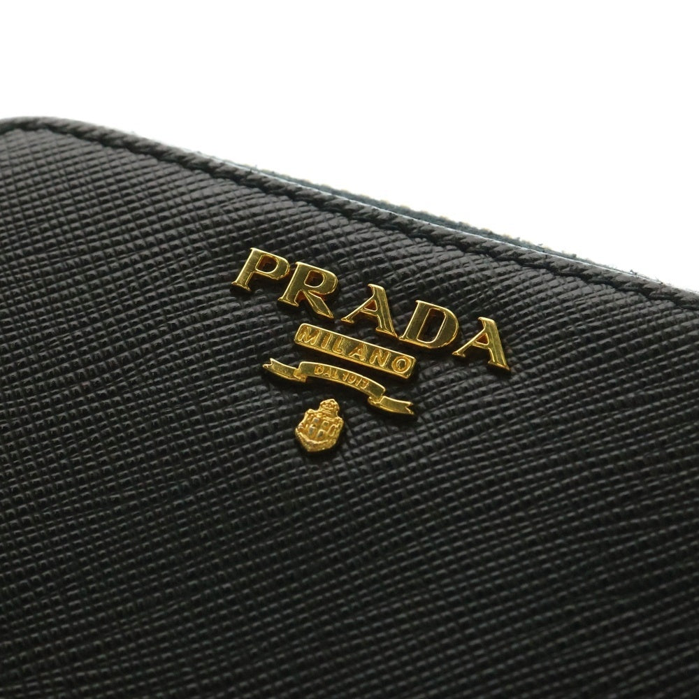 PRADA(プラダ) ロゴ 二つ折り財布 コンパクトウォレット コインケース ブラック ゴールド金具 サフィアーノレザー 1ML018