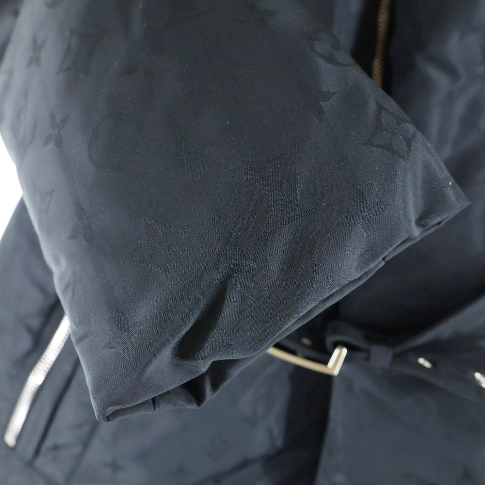 LOUIS VUITTON(ルイヴィトン) モノグラム総柄 ロゴバックル ベルト付き シルク混 ジップアップ ダウン ロング ジャケット コート ブラック レディース FFC018FLX