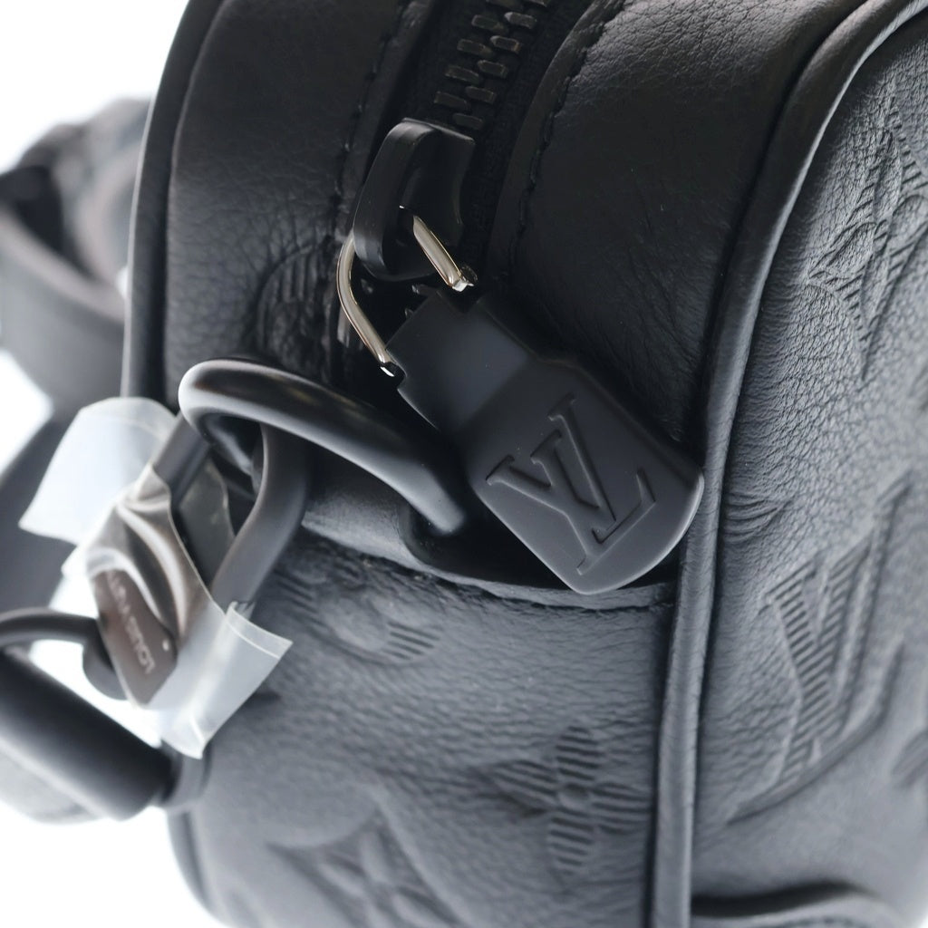 LOUIS VUITTON(ルイヴィトン) モノグラム シャドウ トロカデロ・ウェアラブル ウォレット ショルダーバッグ ブラック レザー M26737 ブラック金具