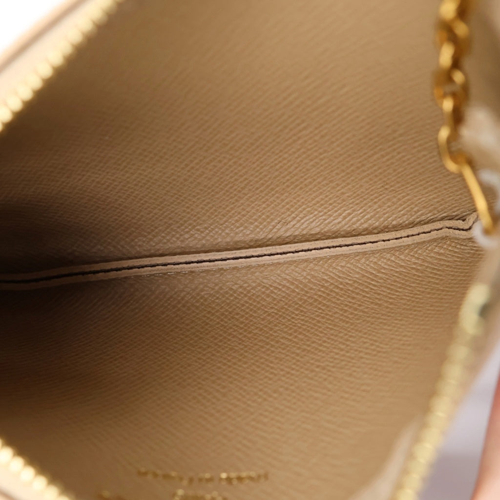 LOUIS VUITTON(ルイヴィトン) モノグラム サープラス ポシェット・クレ バッグチャーム 小物入れ ケース ポーチ ベージュ PVC M29258 ゴールド金具 レディース
