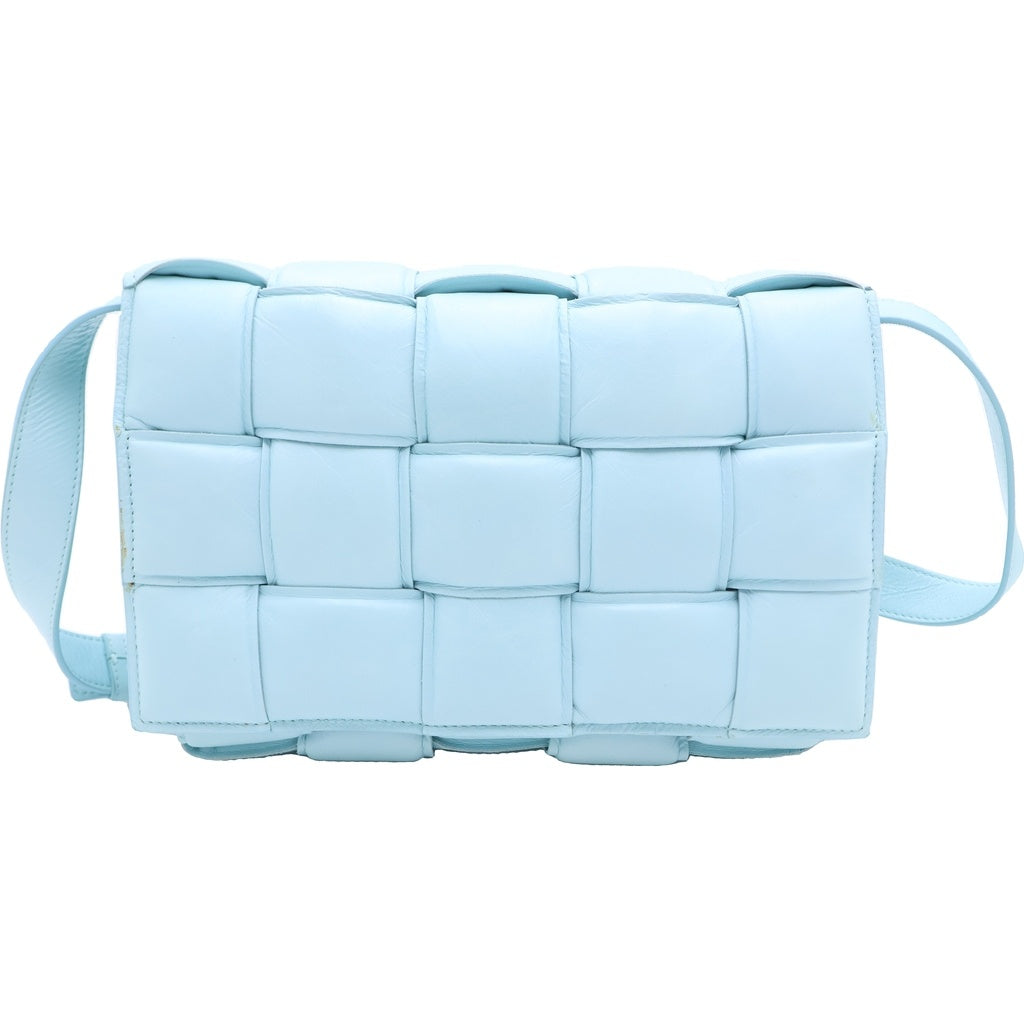 BOTTEGA VENETA(ボッテガヴェネタ) パデットカセット イントレチャート レザー シルバー金具 ショルダーバッグ ブルー レディース