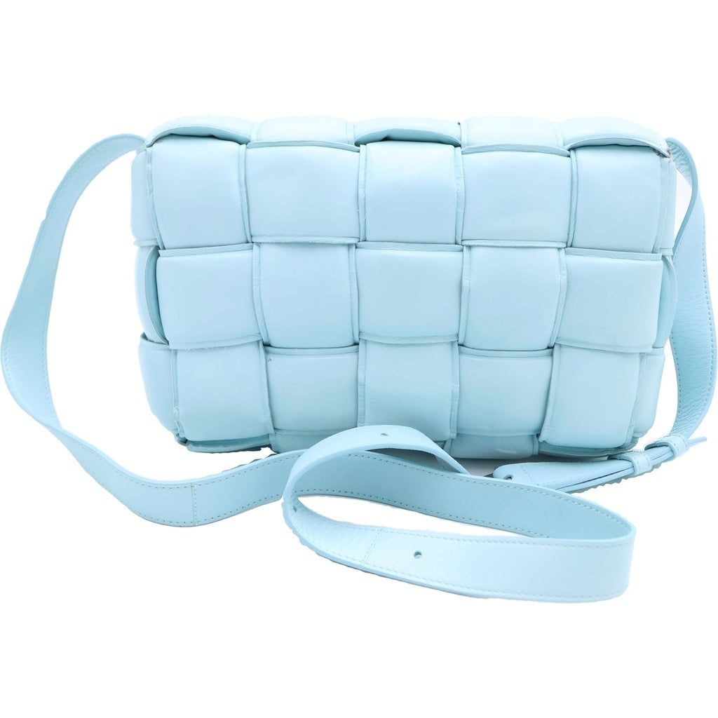 BOTTEGA VENETA(ボッテガヴェネタ) パデットカセット イントレチャート レザー シルバー金具 ショルダーバッグ ブルー レディース