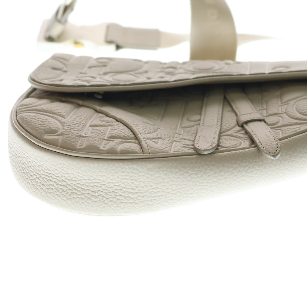 DIOR(ディオール) Saddle サドル ショルダーバッグ グレインドカーフスキン グラビティ アウトライン レザー ベージュ 1ADPO093LGP_H140 レディース