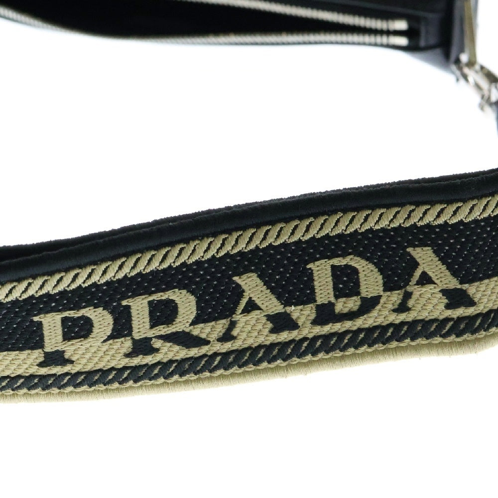 PRADA(プラダ) ロゴ サフィアーノ レザートライアングルショルダーバッグ ブラック 2VH155