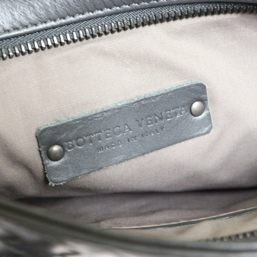 BOTTEGA VENETA(ボッテガヴェネタ) イントレチャート ショルダーバッグ メッセンジャーバッグ ブラック金具 グレー レザー 276356