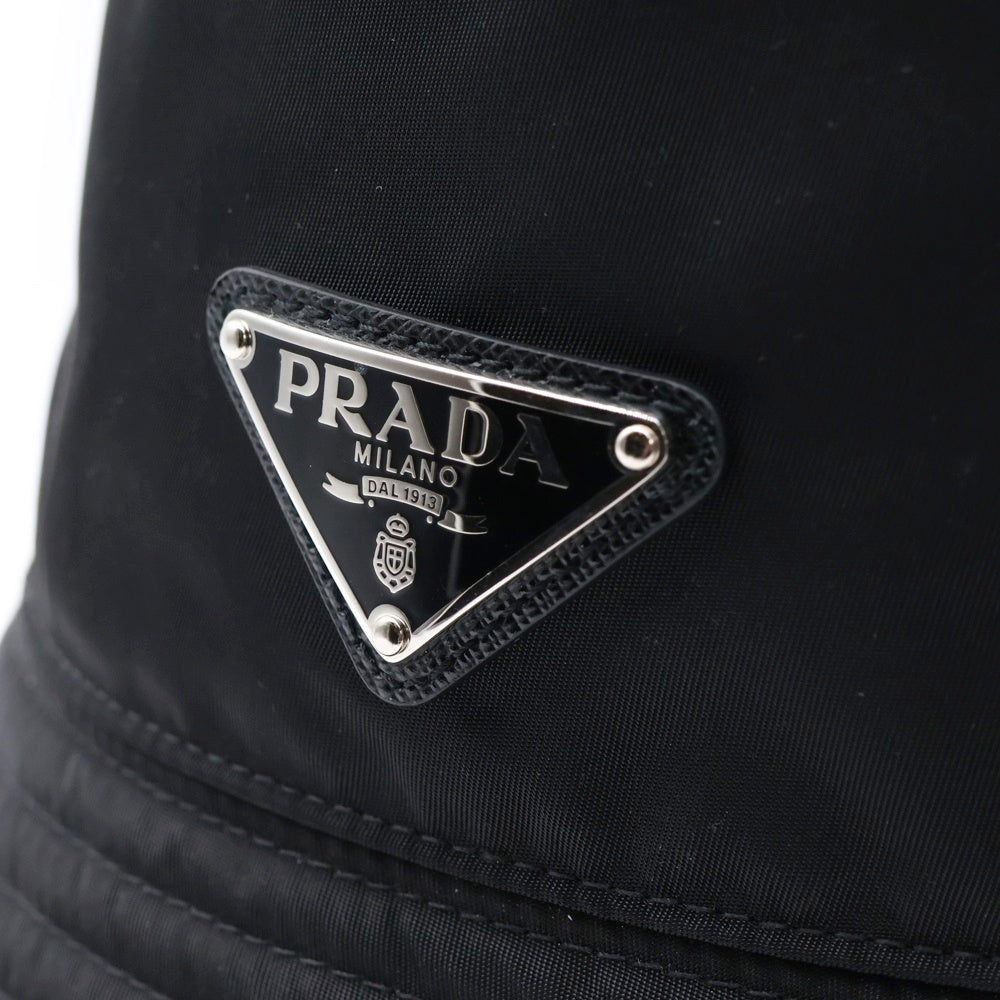 PRADA(プラダ) トライアングルロゴ バケットハット 帽子 ブラック テスート 1HC137