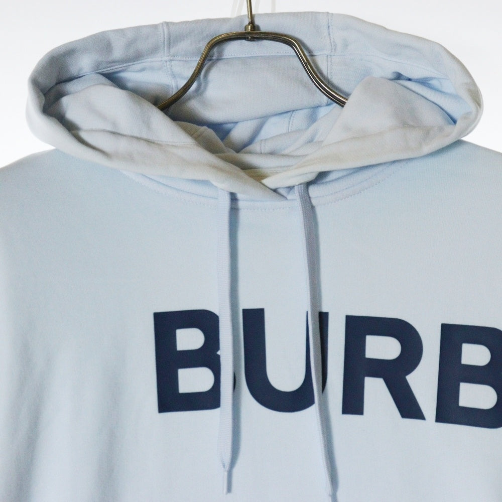 BURBERRY(バーバリー) ティッシ期 ホースフェリー ロゴプリント プルオーバースウェットパーカー フーディー ライトブルー 8040768