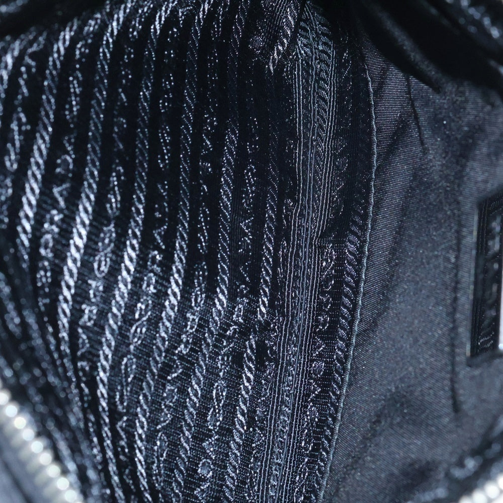 PRADA(プラダ) サフィアーノ トライアングルロゴ ショルダーバッグ サコッシュ ミニバッグ シルバー金具 ブラック テスート 1BH046