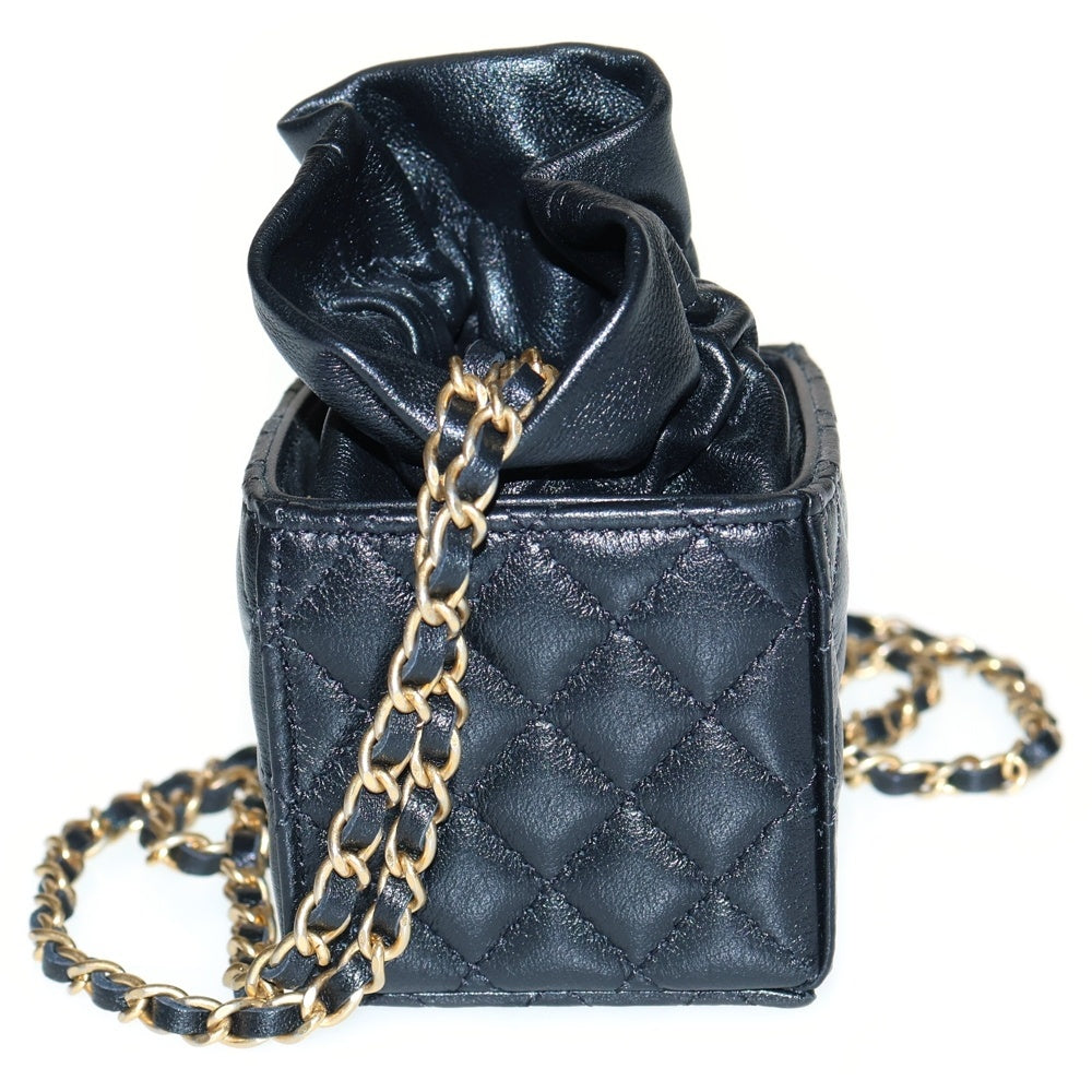 CHANEL(シャネル) ミニマトラッセ 巾着バッグ ミニキューブ チェーンショルダーバッグ ブラック ラムスキン ゴールド金具