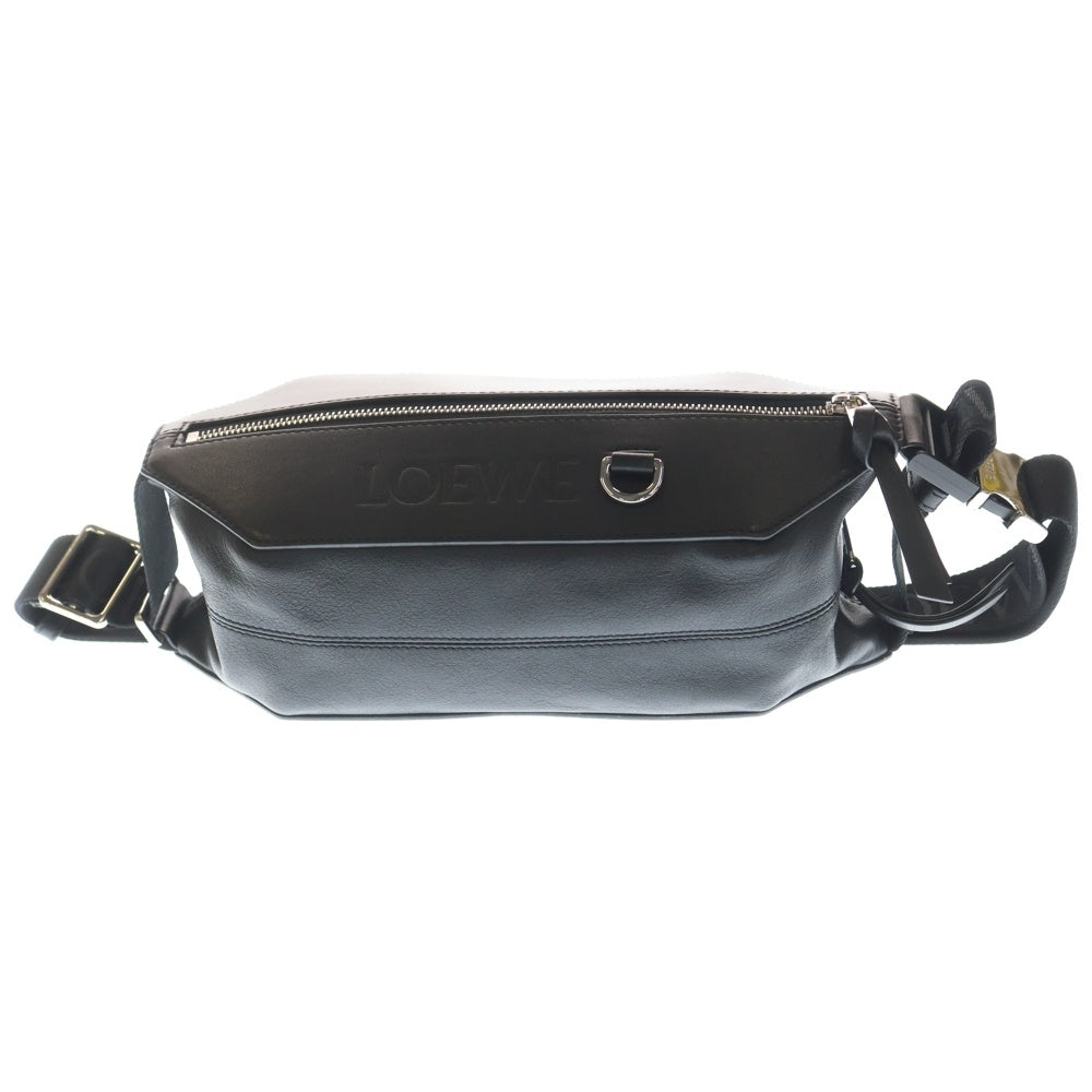 LOEWE(ロエベ) コンバーチブル スリングバッグ ボディバッグ ウエストバッグ ブラック レザー シルバー金具