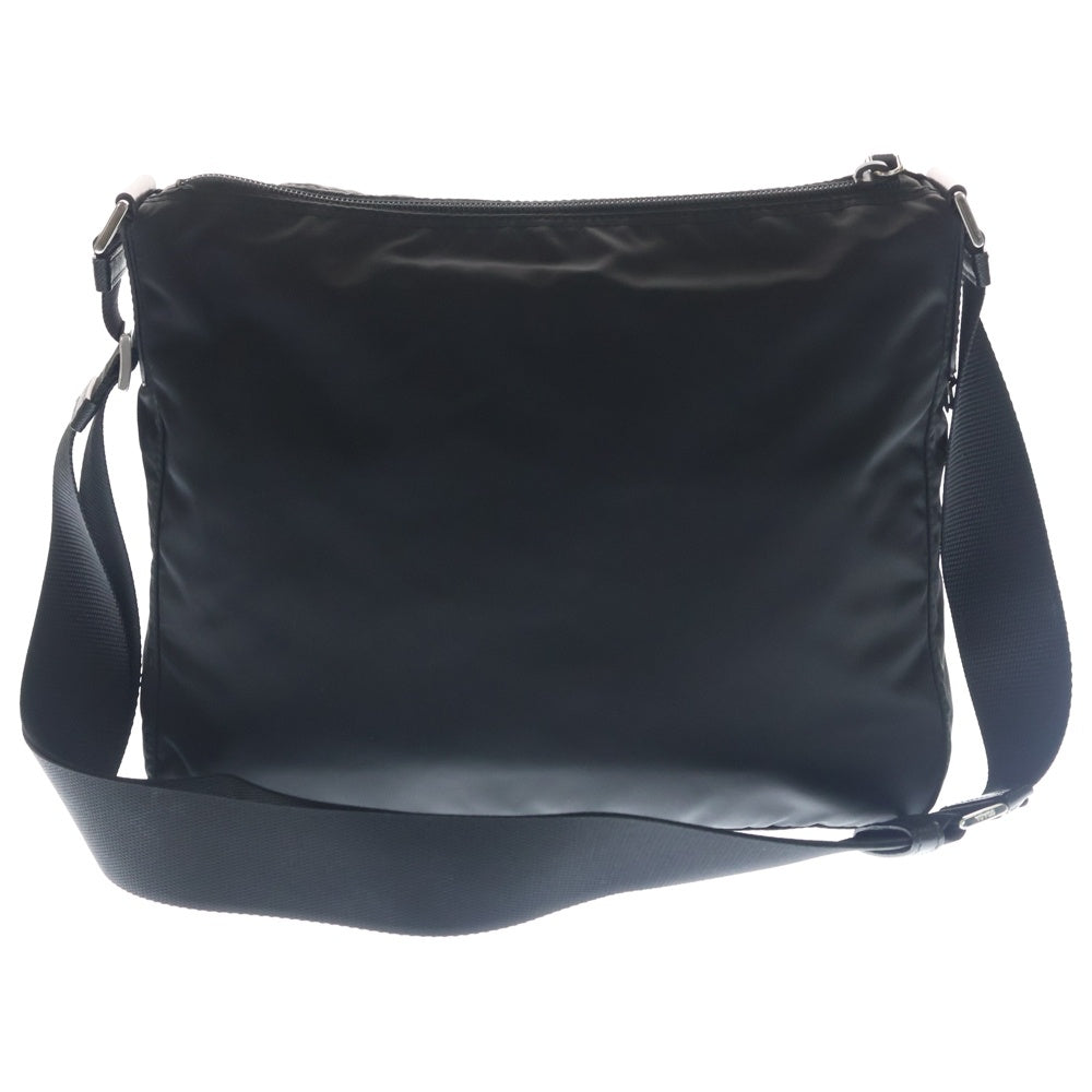 PRADA(プラダ) 三角ロゴ ショルダーバッグ ブラック テスート ナイロン レザー シルバー金具