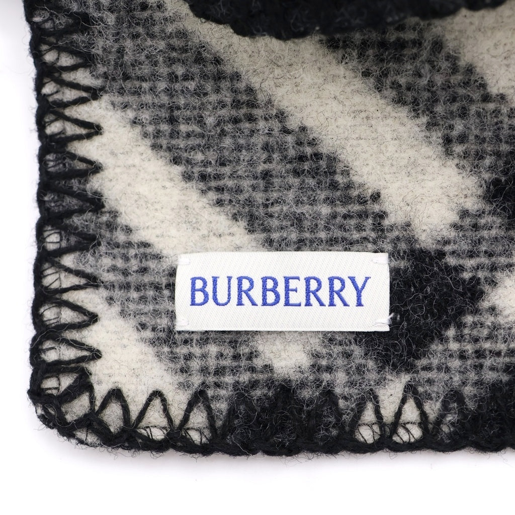 BURBERRY(バーバリー) ノバチェック総柄 ロゴパッチ ウール マフラー ブラック/ホワイト