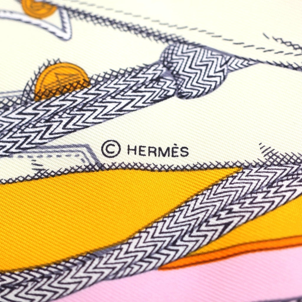 HERMES(エルメス) カレ45 ズアヴとドラゴン 総柄プリント シルク スカーフ オレンジ レディース