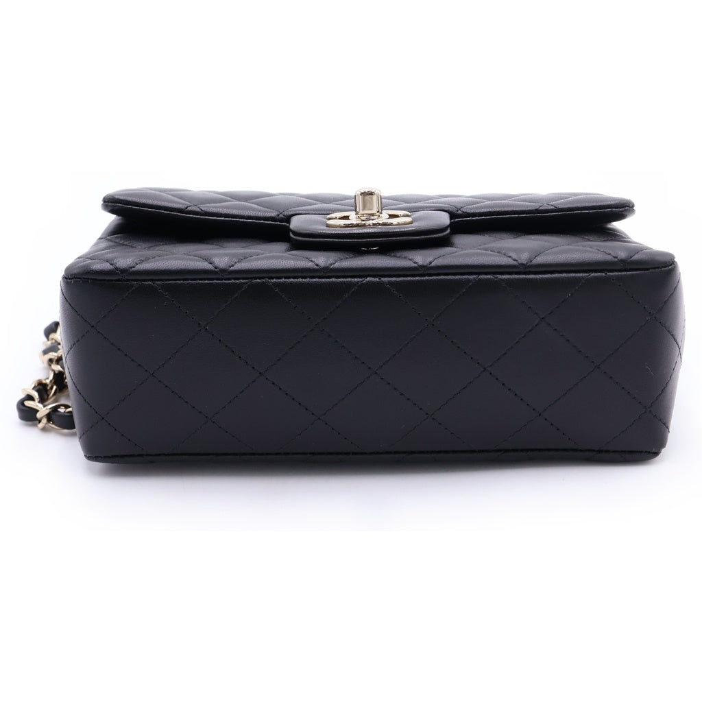 CHANEL(シャネル) マトラッセ20 ラムスキン レザー Sフラップ チェーン ショルダーバッグ ゴールド金具 ブラック 30番台 A69900 レディース