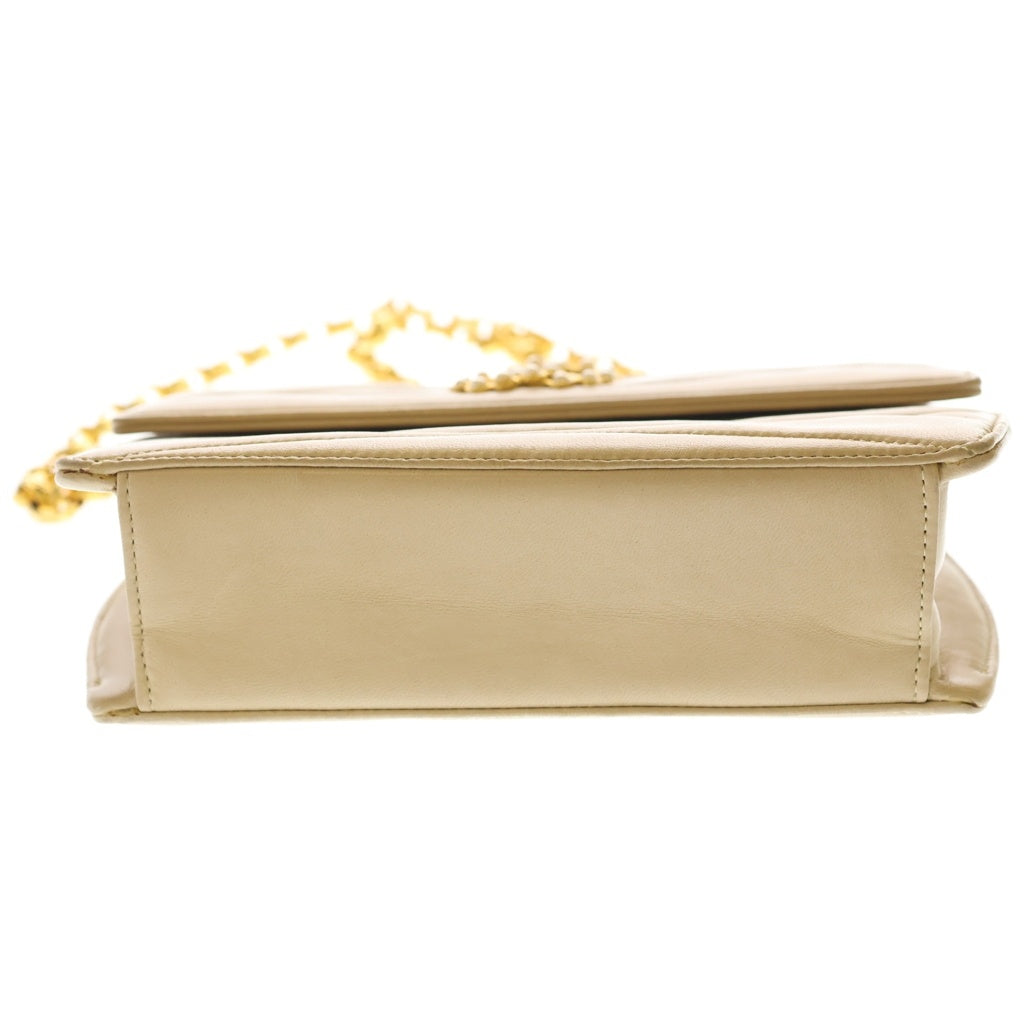 CHANEL(シャネル) ココマーク パール ウェーブステッチ チェーンショルダーバッグ ゴールド金具 ベージュ 2番台 レディース