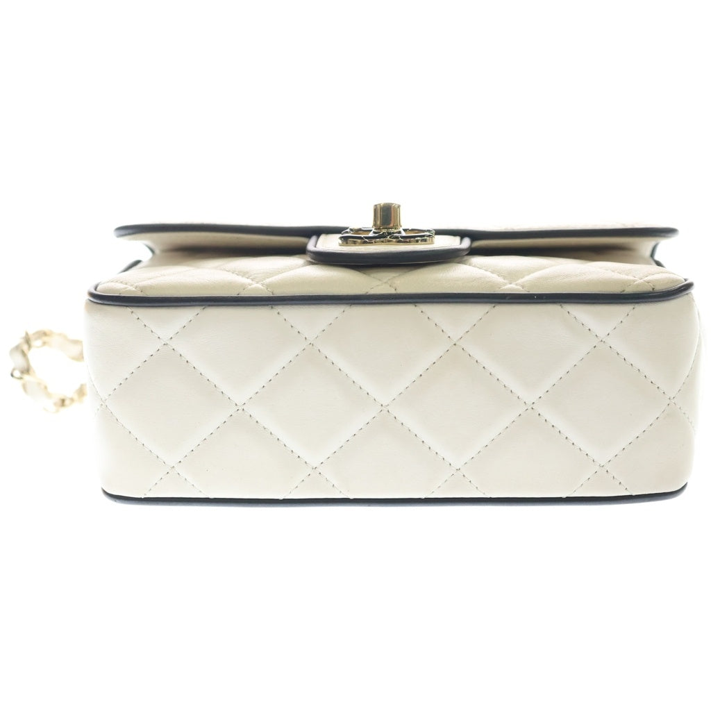 CHANEL(シャネル) マトラッセ ミニフラップバッグ 白 ラムスキン GD金具 AS5151 T96C3E63 レディース