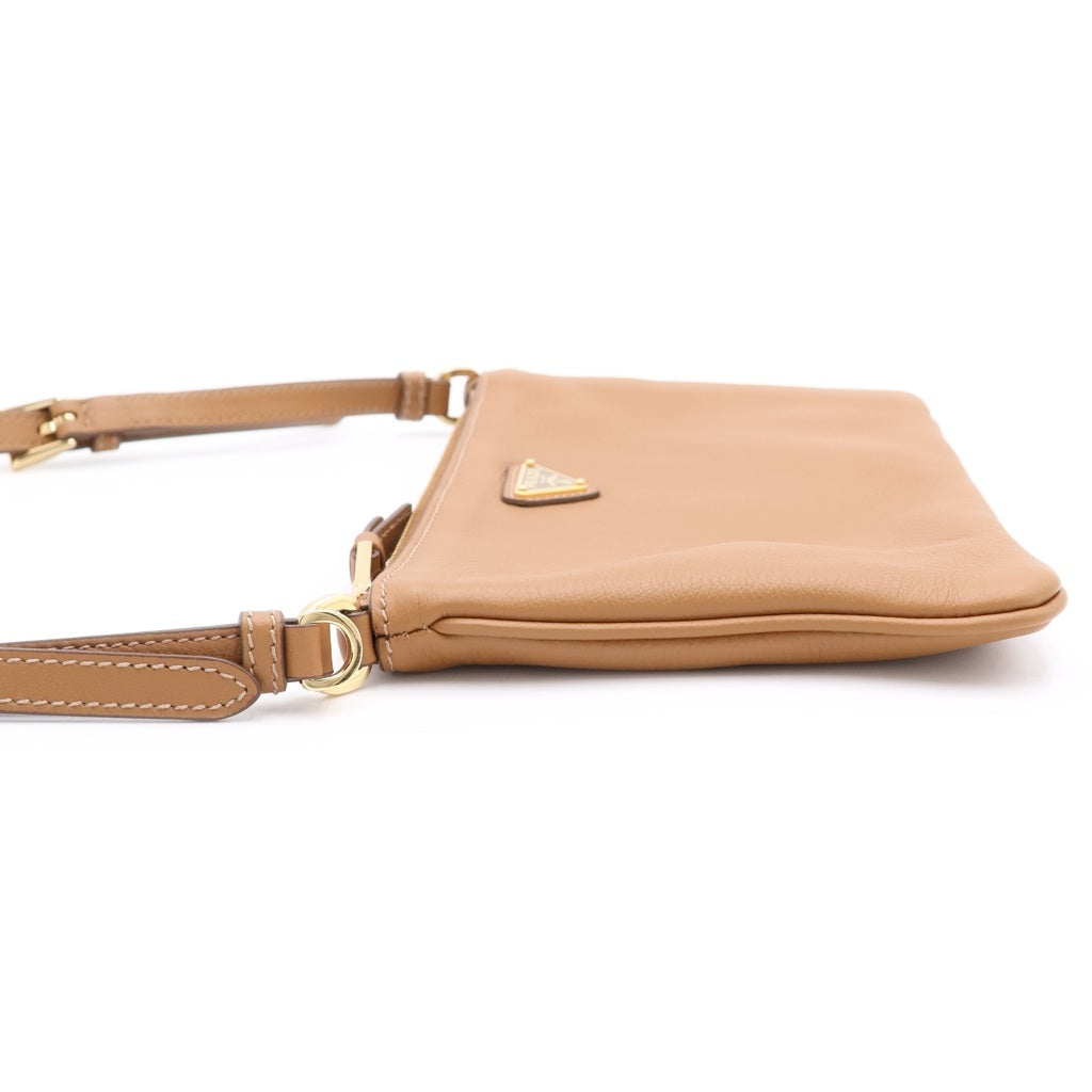 PRADA(プラダ) ソフトグレイン ショルダーバック ミニバッグ キャメル ブラウン レザー 1BC238 ゴールド金具 レディース