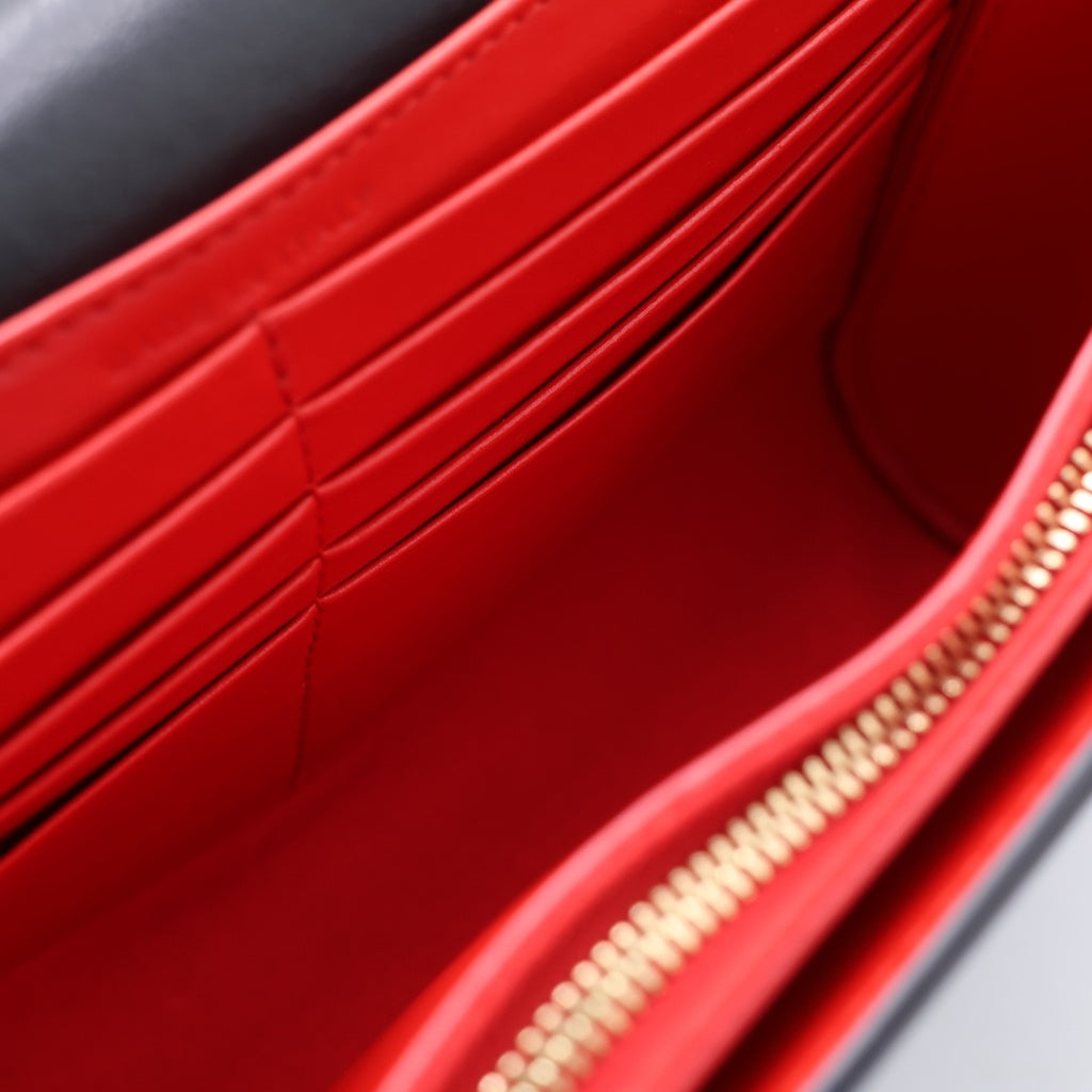 CHRISTIAN LOUBOUTIN(クリスチャンルブタン) パロマ クラッチ スタッズ チェーンショルダーバッグ ブラック レザー ゴールド金具 レディース