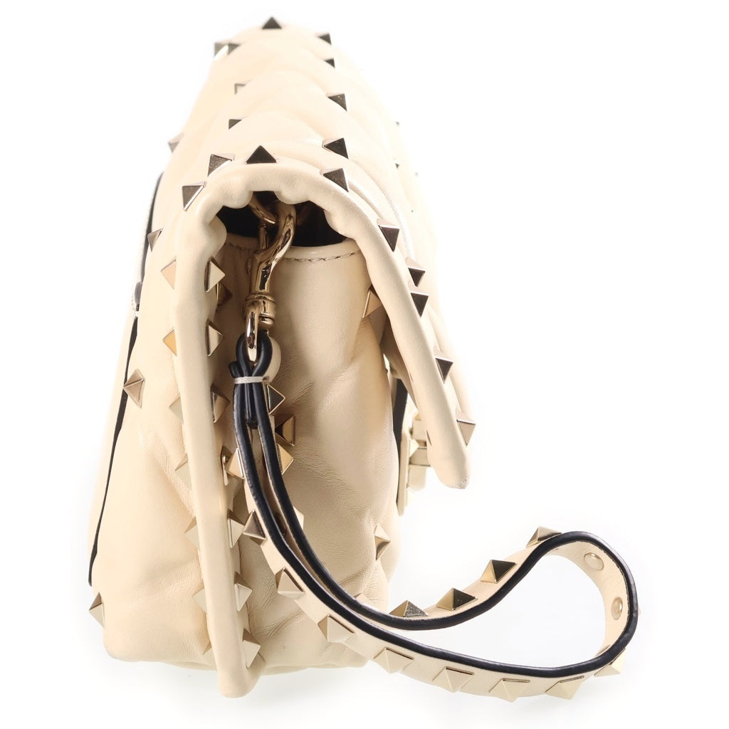 VALENTINO(ヴァレンティノ) キャンディスタッズ キルティング クラッチバッグ フラップポーチ ベージュ レザー レディース