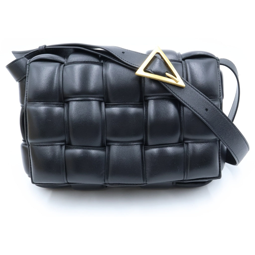 BOTTEGA VENETA(ボッテガヴェネタ) パデッド カセット イントレチャート ショルダーバッグ ブラック レザー レディース