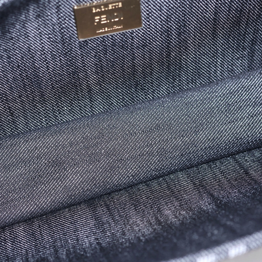 FENDI(フェンディ) 26SS FFジャガード マンマバゲット デニム 2WAY ショルダーバッグ ハンドバッグ ファブリック 8BR600 グレー/ブラック レディース
