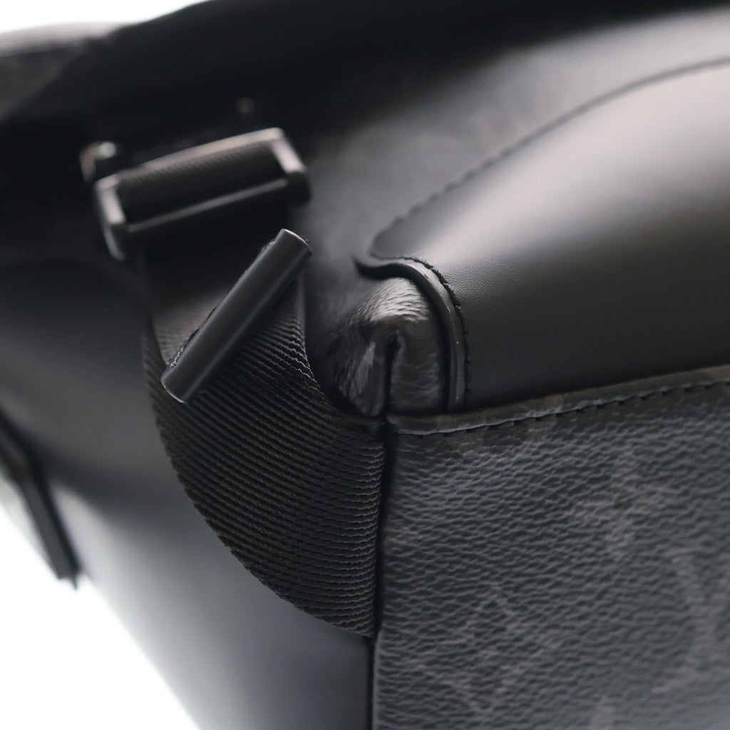 LOUIS VUITTON(ルイヴィトン) モノグラムエクリプス ヴォワヤージュPM ショルダーバッグ ブラック レザー×PVC M40511 ブラック金具