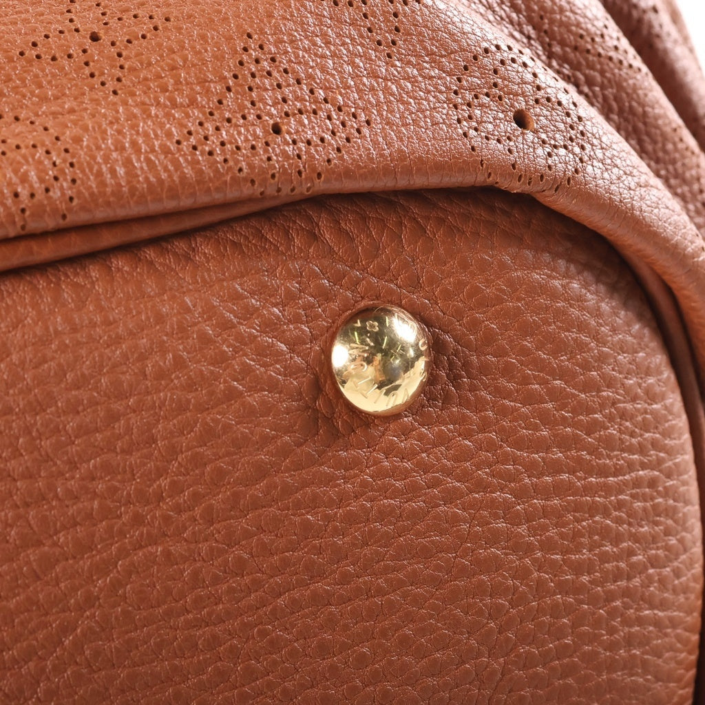 LOUIS VUITTON(ルイヴィトン) モノグラム マヒナXS パンチング レザー ワンショルダーバッグ ゴールド金具 ブラウン M97049 レディース