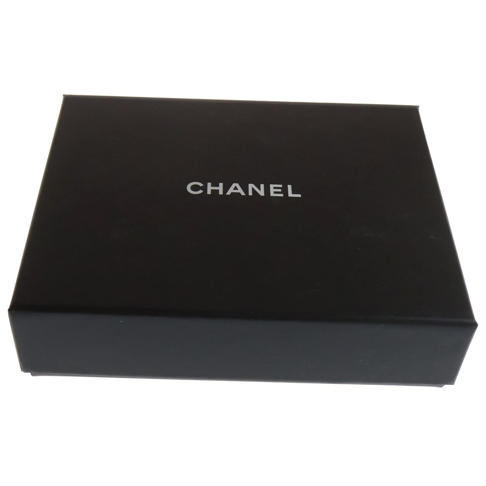 CHANEL(シャネル) マトラッセ ココマーク フェイクパール ロゴプレート レザー コイン カード フラグメントケース ゴールド金具 ライトブルー AP3811