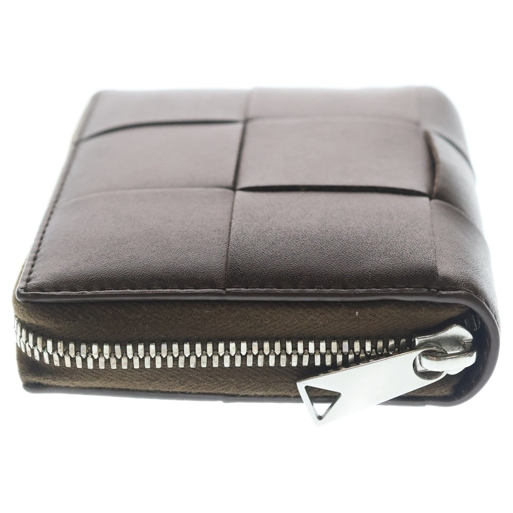 BOTTEGA VENETA(ボッテガヴェネタ) カセット ジップアラウンド レザー マキシイントレチャート コンパクトウォレット 二つ折り財布 シルバー金具 ブラウン レディース