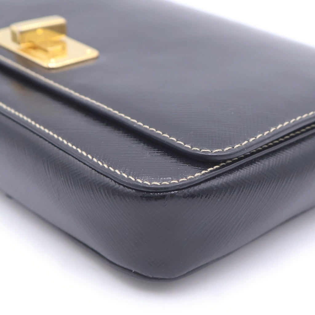 PRADA(プラダ) サフィアーノ ショルダーバッグ ブラック レザー ゴールド金具 レディース