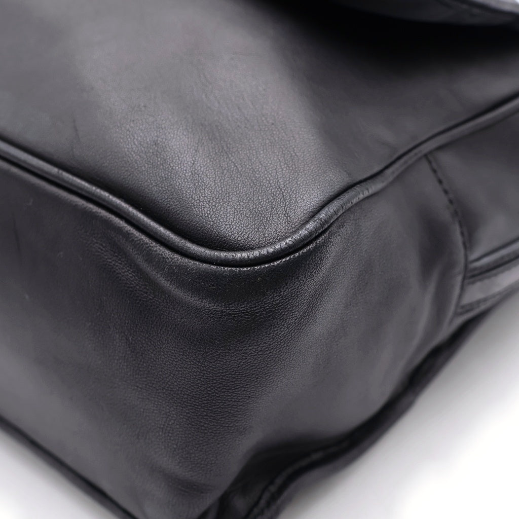 LOEWE(ロエベ) マイア アナグラムロゴ プレート レザー ショルダーバッグ ゴールド金具 ブラック レディース