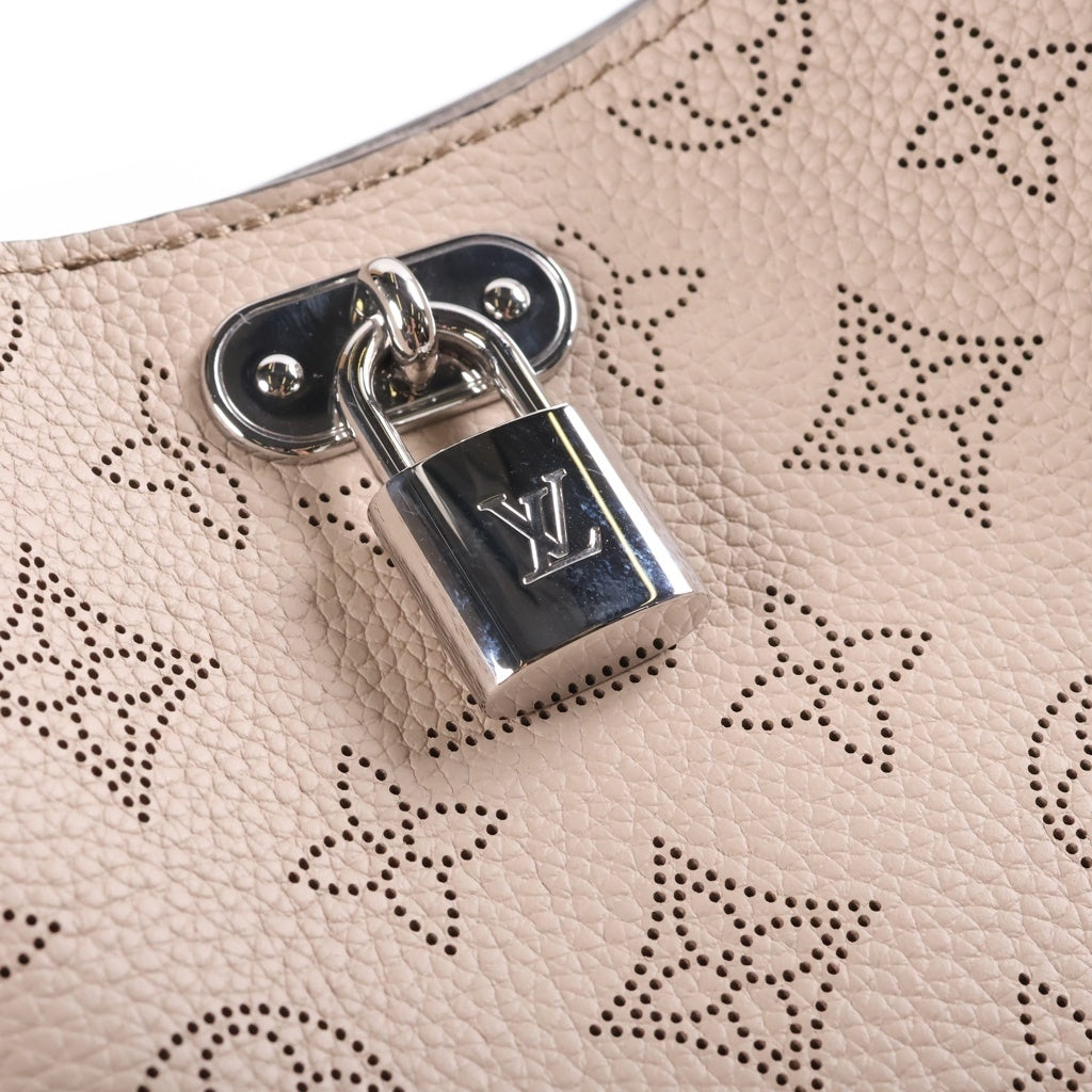 LOUIS VUITTON(ルイヴィトン) マヒナ オールアラウンドMM ショルダーバッグ ベージュ レザー M14617 シルバー金具 レディース