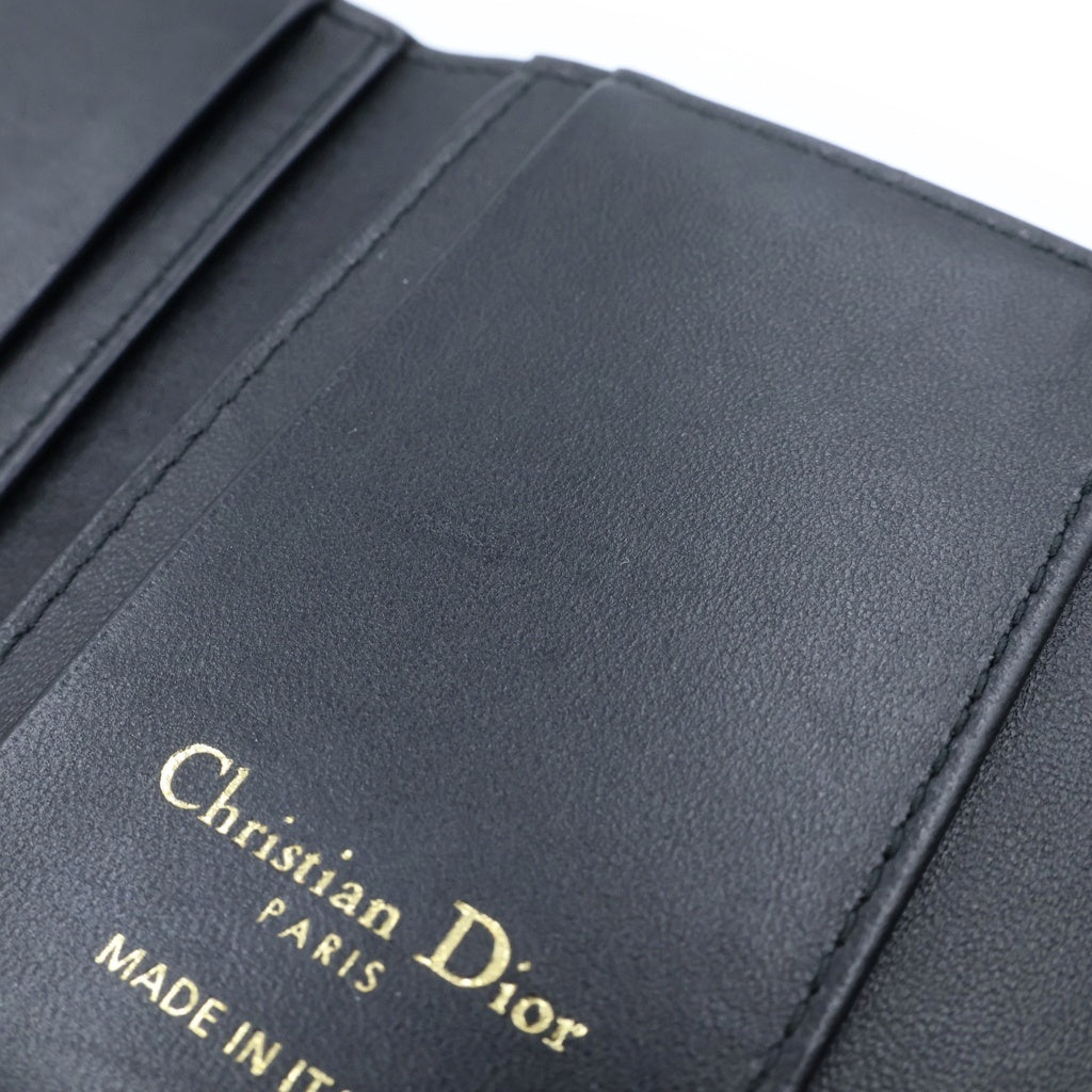 Christian Dior(クリスチャンディオール) カロ マクロカナージュ クリスタルウォレット 三つ折り財布 ブラック レザー S4208UHNN_M900 ゴールド金具 レディース